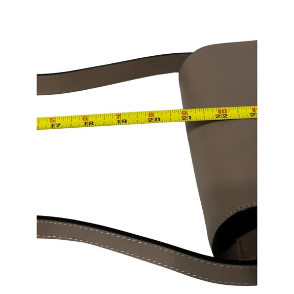 A. Bellucci made in Italy taupe leather adjustable strap saddle crossbody purse - Picture 9 of 12